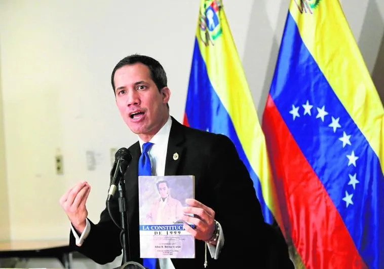 Guaidó quiere seguir como presidente interino de Venezuela pese a la pérdida de apoyos de la oposición