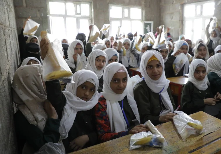 Solidarios Sin Fronteras , la ONG española que sirve desayunos en colegios de Yemen
