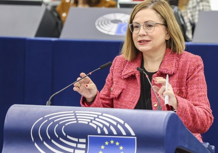 La eurodiputada griega María Spyraki devuelve los 21.240 euros  por las sospechas de fraude