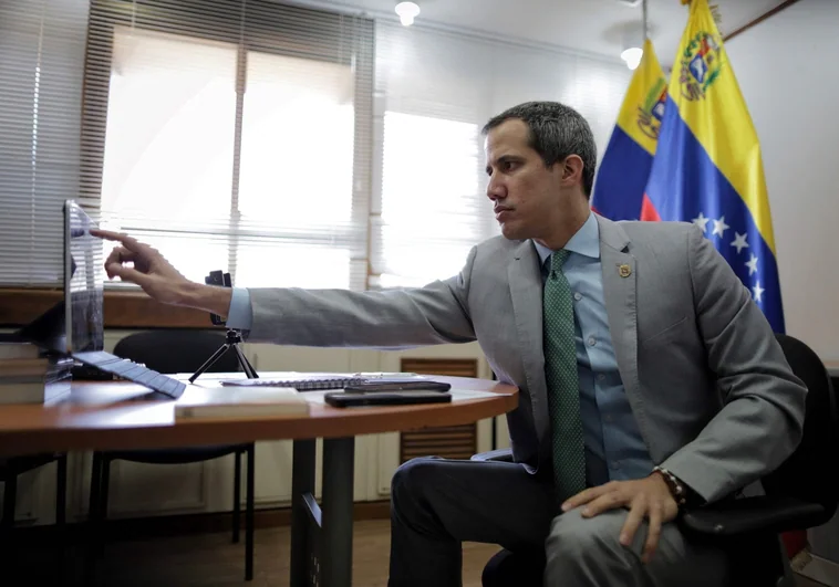 Guaidó se queda en Venezuela para enfrentarse a Maduro en las urnas