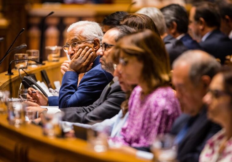 Los socialistas portugueses se enfrentan hoy a su segunda moción de censura tras su mayoría absoluta