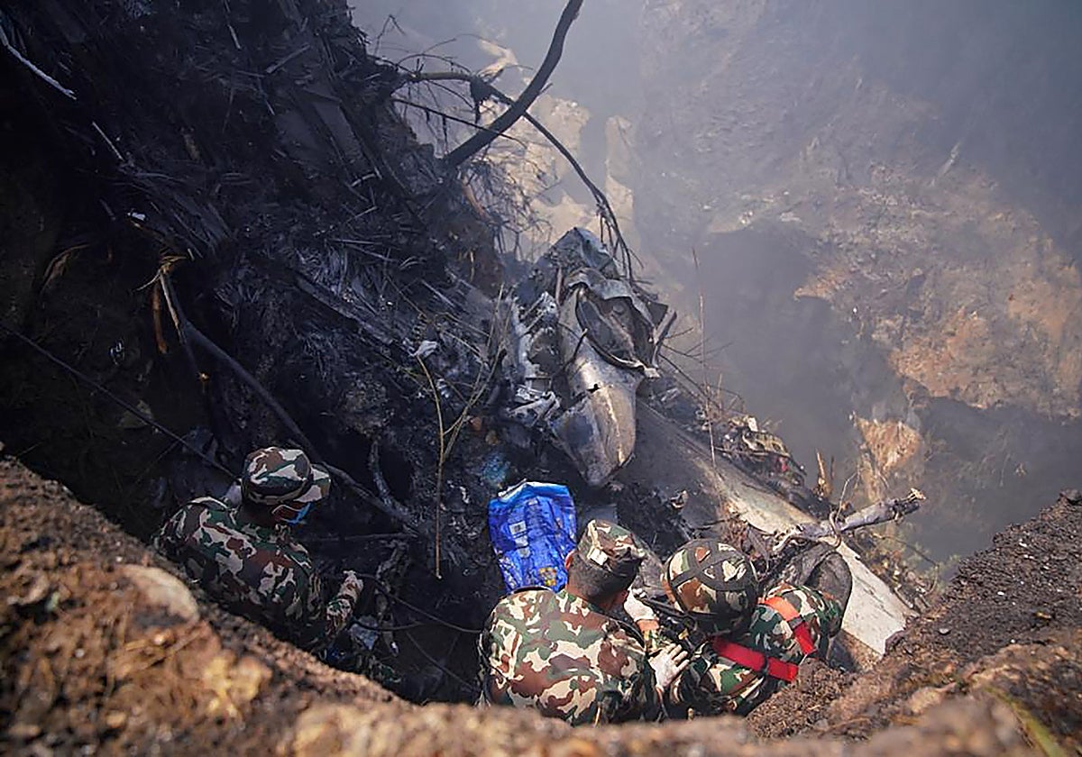 El avión accidentado tenía 72 personas a bordo.