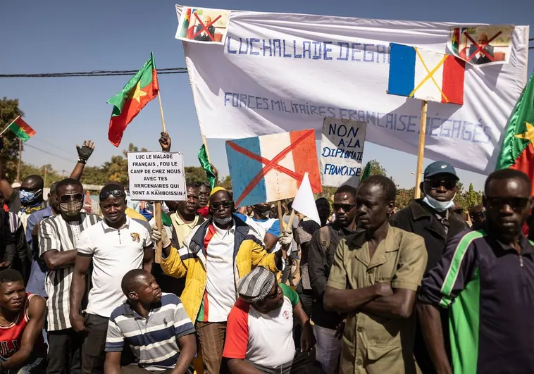 Francia da otro paso atrás en el Sahel con su retirada de Burkina Faso