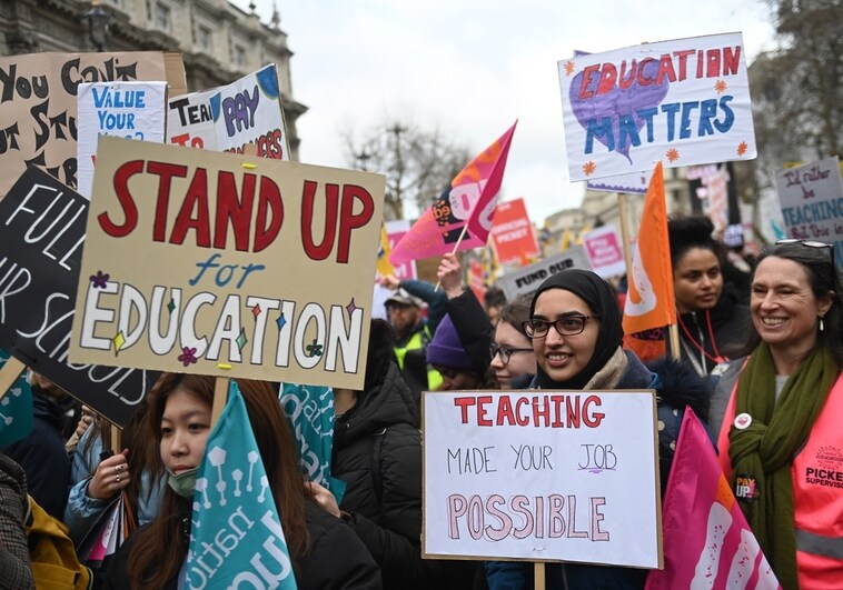 El Reino Unido se paraliza con la huelga más multitudinaria en una década