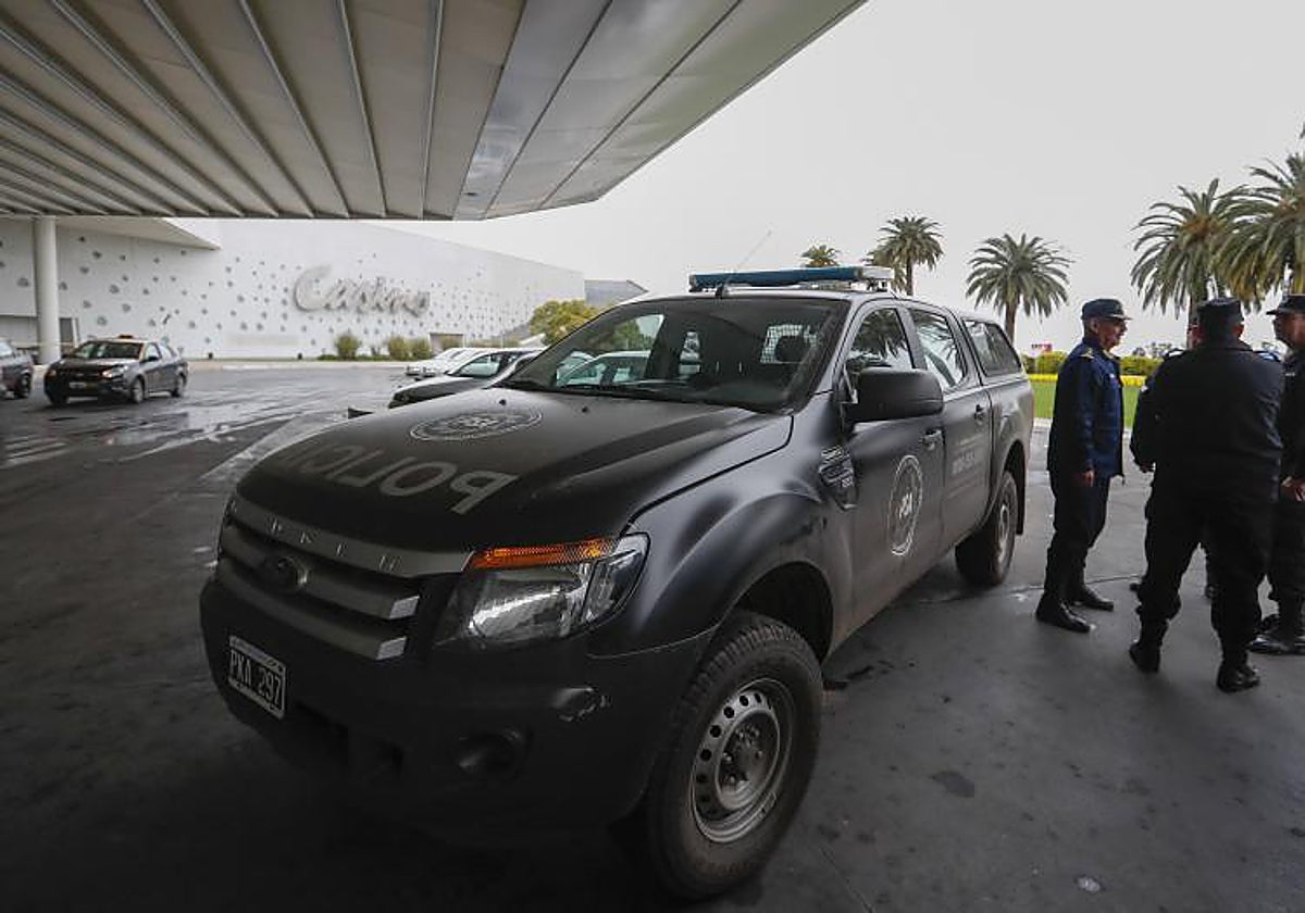 Efectivos de la policía argentina