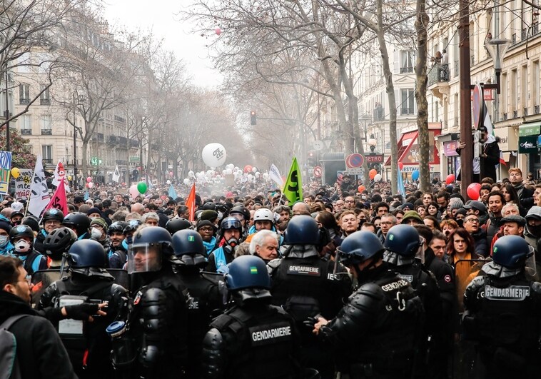 Violentas protestas en las calles de Francia por la reforma de las pensiones