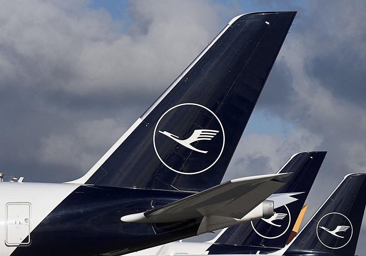 Avión Airbus de la compañía aérea alemana Lufthansa en el aeropuerto «Franz-Josef-Strauss» de Múnich.