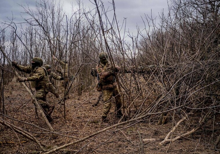 El Ejército ucraniano resiste heroicamente el arrollador empuje de las fuerzas rusas en Bajmut
