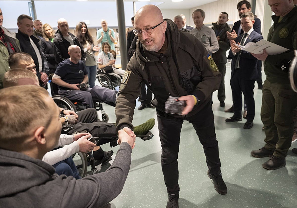 El ministro ucraniano de Defensa, durante su visita a Estocolmo