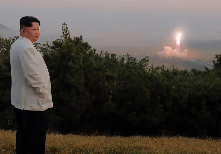 Kim Jong-un responde con dos misiles a las maniobras de EE.UU. y Corea del Sur
