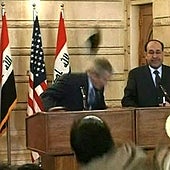 El periodista que despidió a zapatazos a Bush