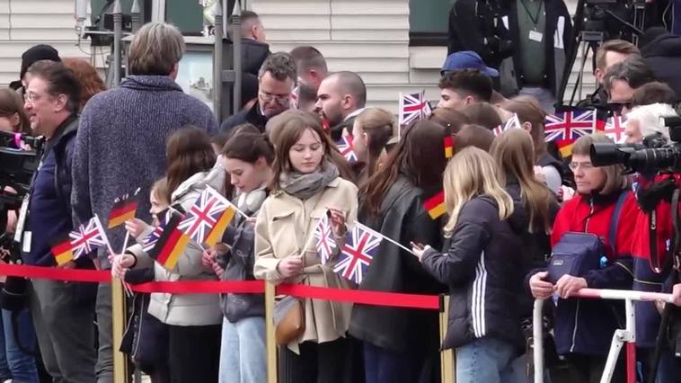 El rey Carlos III inicia en Alemania su primer viaje oficial de Estado