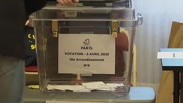 Los parisinos deciden si se prohíben los monopatines eléctricos de alquiler