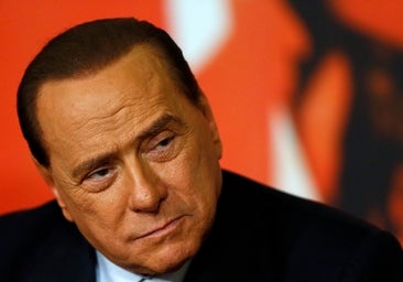 Berlusconi es ingresado en cuidados intensivos en un hospital de Milán