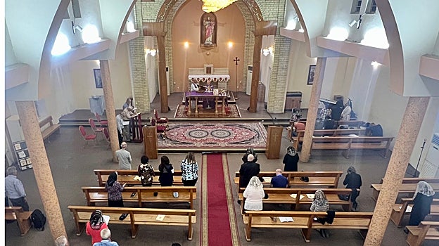 Los bancos vacíos de las iglesias en Irak muestran el éxodo de cristianos