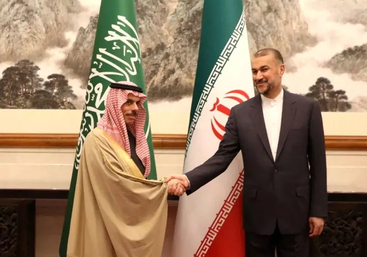 Los ministros de Exteriores de Arabia Saudí e Irán este jueves en Pekín