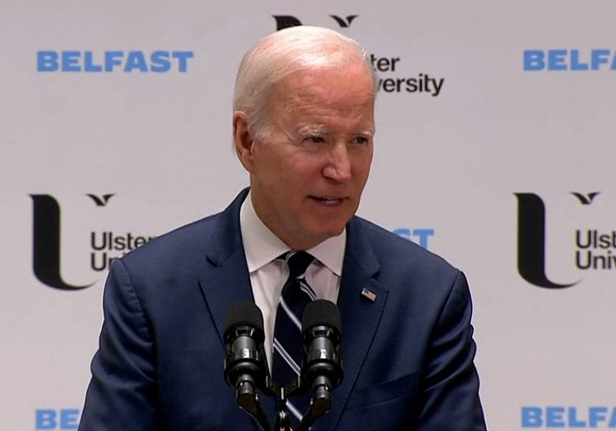 El presidente de Estados Unidos, Joe Biden, durante su discurso en la Universidad de Ulster