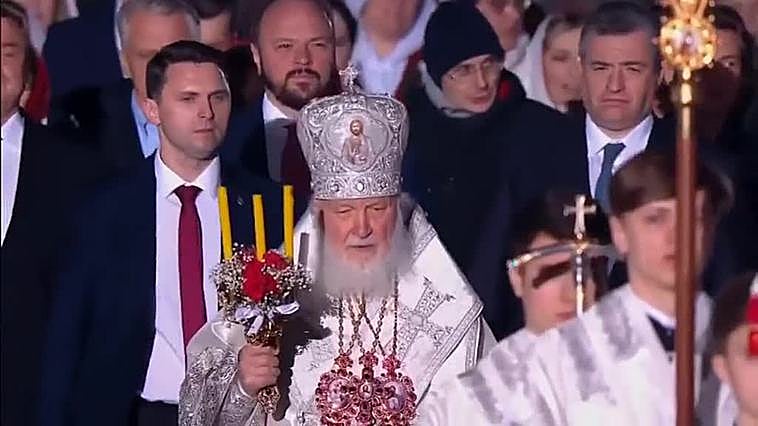Putin asiste a la liturgia del Domingo de Pascua ortodoxo