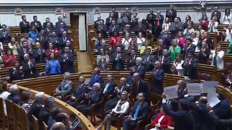 Protesta contra Lula da Silva en el Parlamento portugués