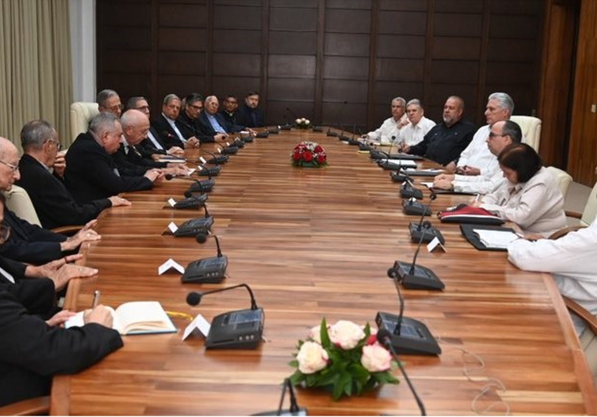 Reunión de funcionarios del Gobierno y la Iglesia Católica de Cuba