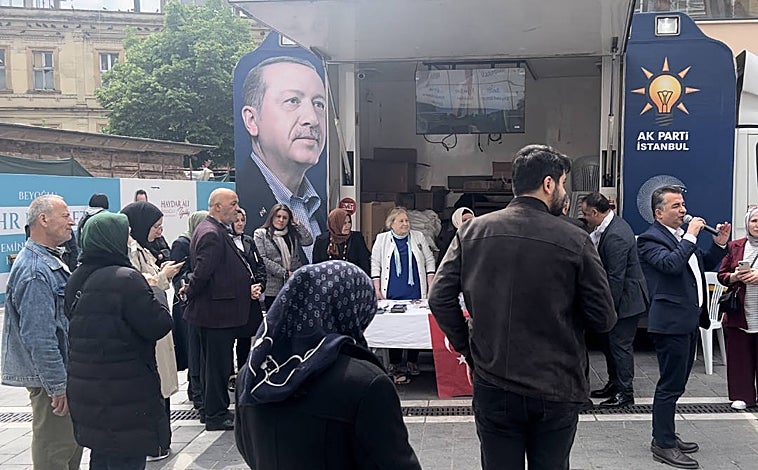 Imagen principal - Dudas y desapego en el fortín de Erdogan