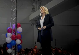 Marine Le Pen, encantada con la campaña que hacen por ella Macron, izquierdas y sindicatos