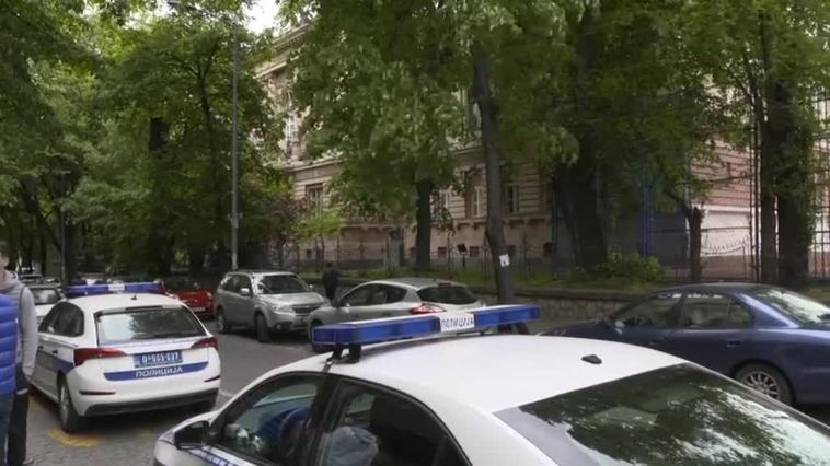 Al menos 9 muertos en un tiroteo dentro de un colegio en Belgrado
