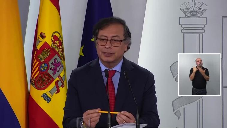 Gustavo Petro zanja la polémica del "yugo español"