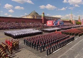 Putin preside el desfile del Día de la Victoria en la Plaza Roja de Moscú