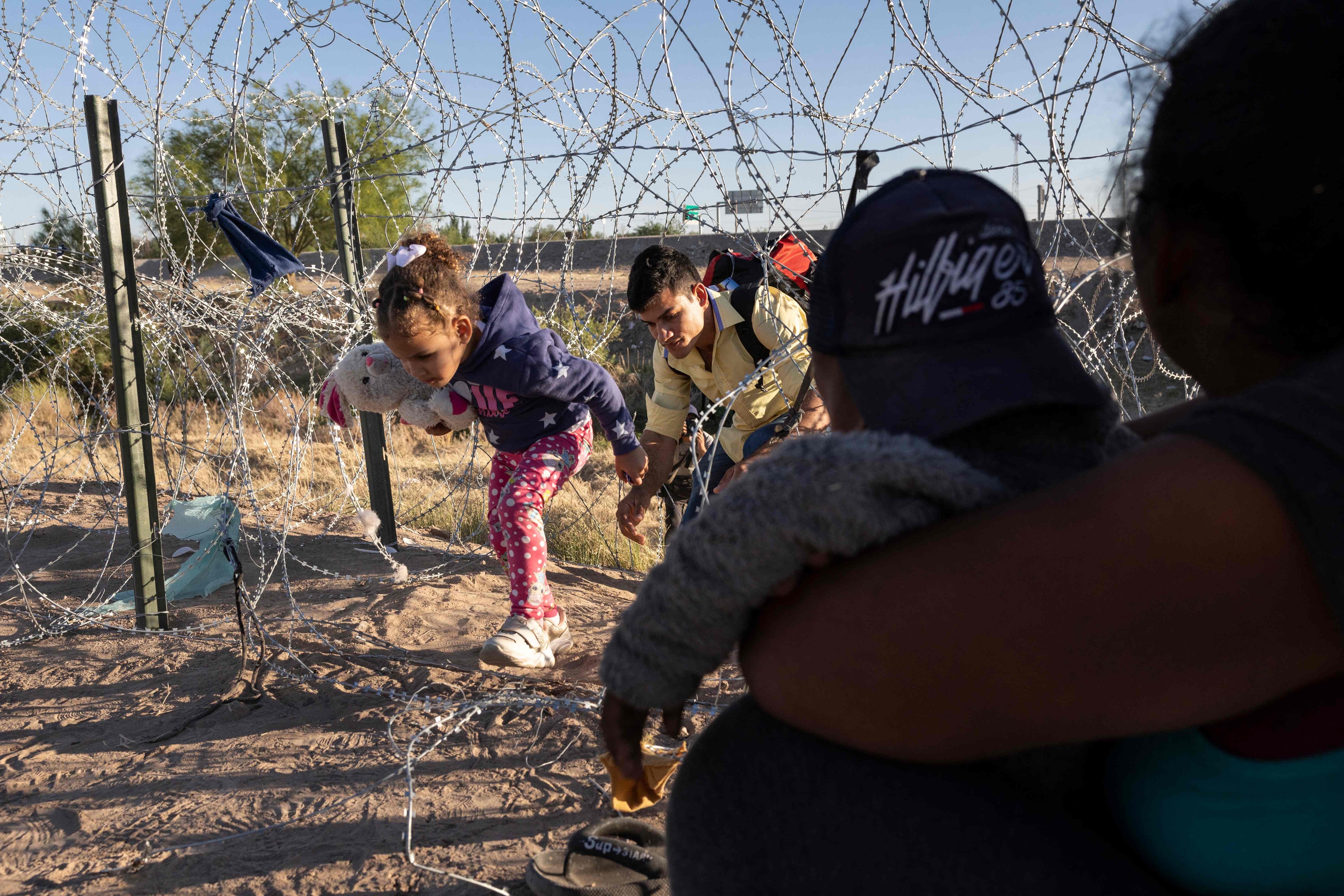 En imágenes: el drama migratorio en los dos lados de la frontera de Estados Unidos