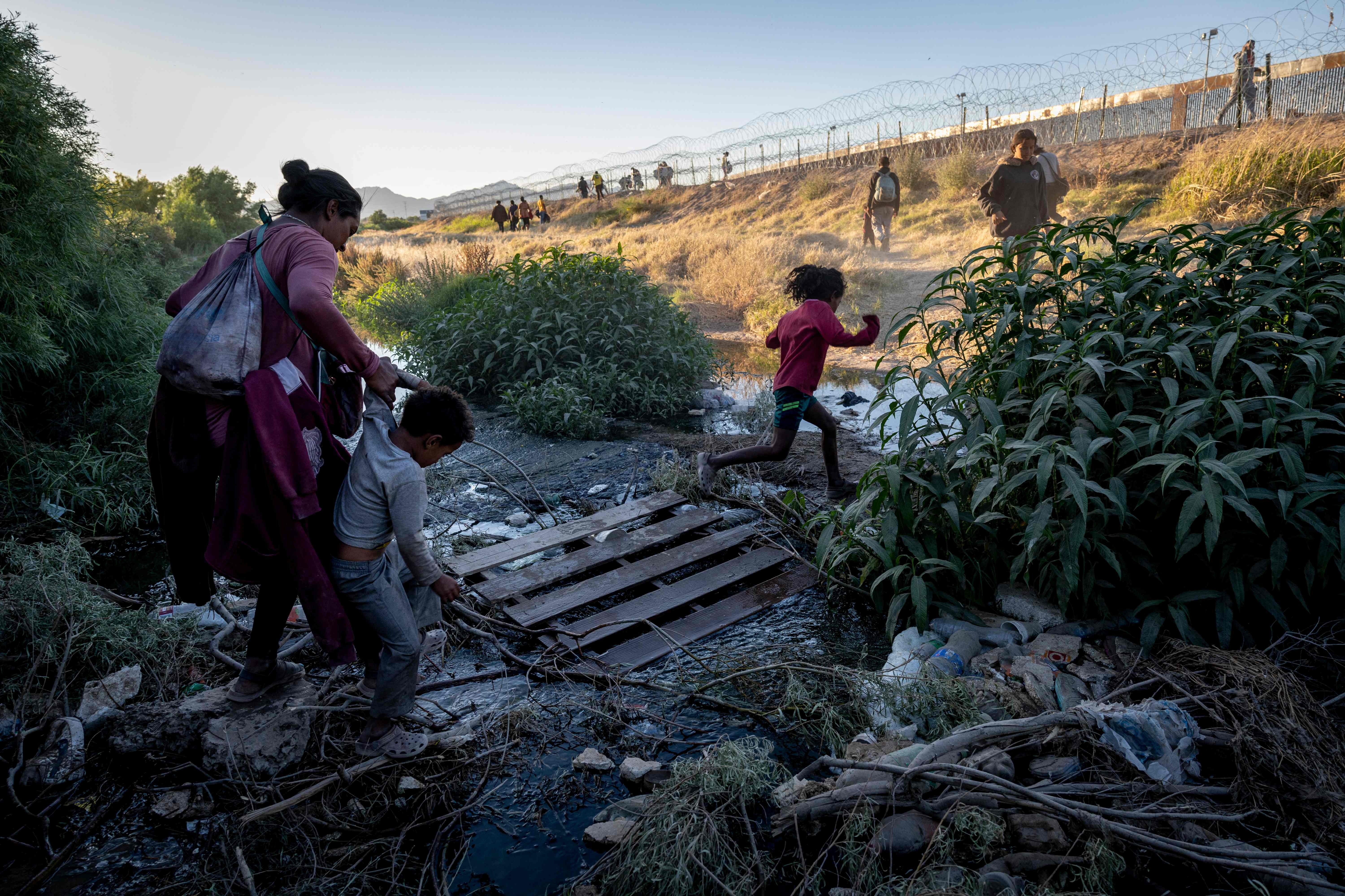 En imágenes: el drama migratorio en los dos lados de la frontera de Estados Unidos