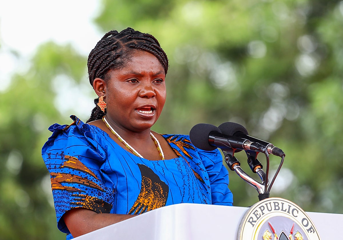 La vicepresidenta colombiana, Francia Márquez, habla durante una rueda de prensa con su homólogo keniano tras su reunión en Nairobi, Kenia, este lunes