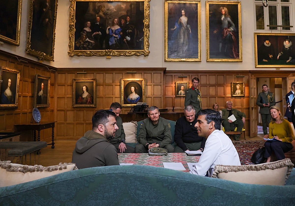 Sunak y Zelenski conversan en Chequers, la casa de campo del primer ministro británico