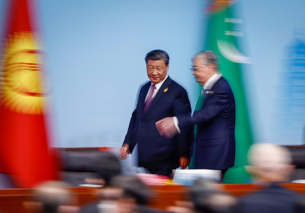 El presidente chino, Xi Jinping, y el presidente de Kazajstán, Kassym-Jomart Tokayev, llegan a la cumbre