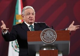 El Congreso de Perú declara persona non grata a López Obrador