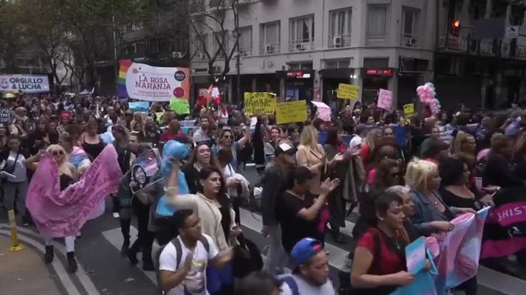 El colectivo trans argentino exige una ley de memoria histórica que repare el daño hecho en los años de dictadura