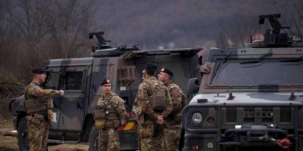 Serbia puts its military on “combat alert” and sends its troops to the border with Kosovo