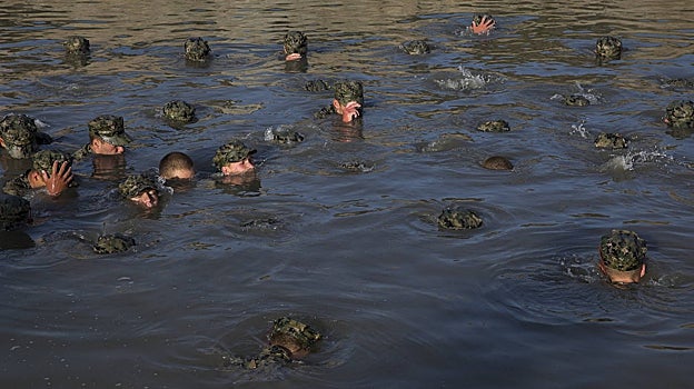 Prueba para los aspirantes a formar parte del equipo de los Navy Seals