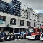 Un muerto y 15 intoxicados por el incendio de un edificio en obras a las afueras de Roma