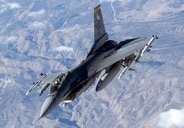 Sale a la luz el motivo por el que el avión interceptado por un caza F-16 se estrelló en EE.UU.