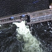 La caída de la presa de Kajovka amenaza Jersón y a miles de personas entre un nuevo cruce de acusaciones entre Rusia y Ucrania