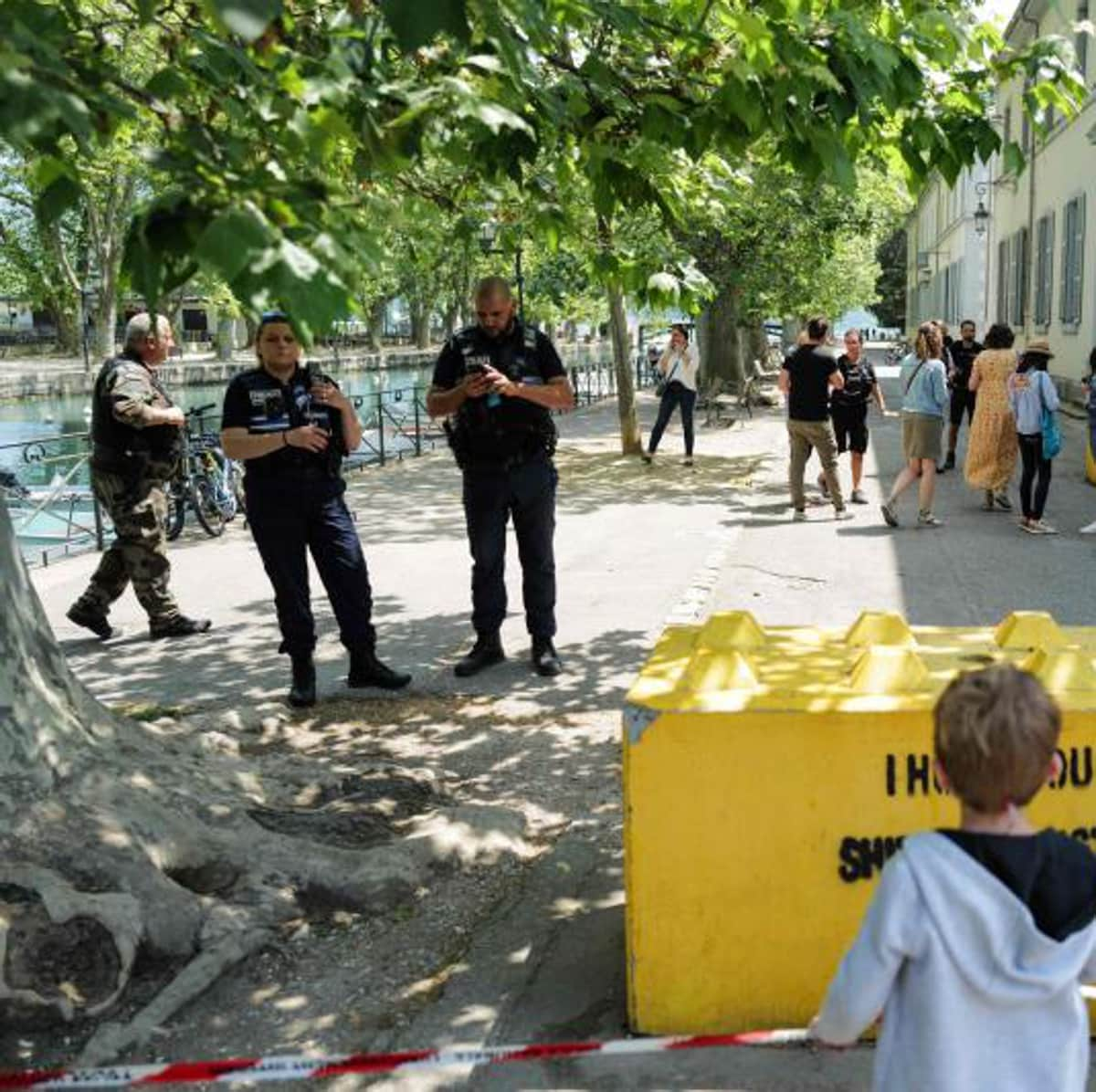 Varios niños heridos tras un ataque con cuchillo en un parque de Francia