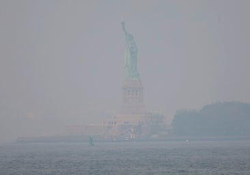 Nueva York, cubierta de una densa neblina por los incendios de Canadá
