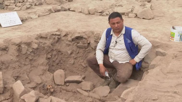 Encuentran una momia de 3.000 años en las afueras de Lima
