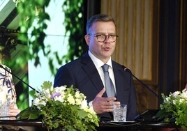 El nuevo gobierno de Finlandia acuerda menos impuestos, menos inmigración y mano dura contra las bandas