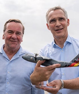 Imagen secundaria 2 - La OTAN muestra su fortaleza con unas maniobras sin precedentes