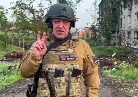 Imagen secundaria 1 - Prigozhin, el líder paramilitar ruso, es uno de los hombres más buscados por el FBI