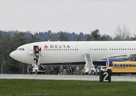 Un trabajador de pista muere en un aeropuerto de EE.UU. tras ser absorbido por la turbina de un avión
