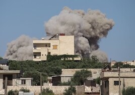 Mueren ocho miembros del grupo terrorista HTS en un nuevo bombardeo por aviones rusos en Siria