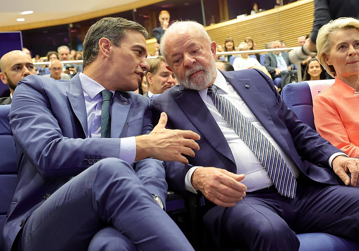 Sánchez, Da Silva, y  Von der Leyen asisten a la Mesa Redonda de Negocios UE-ALC en Bruselas